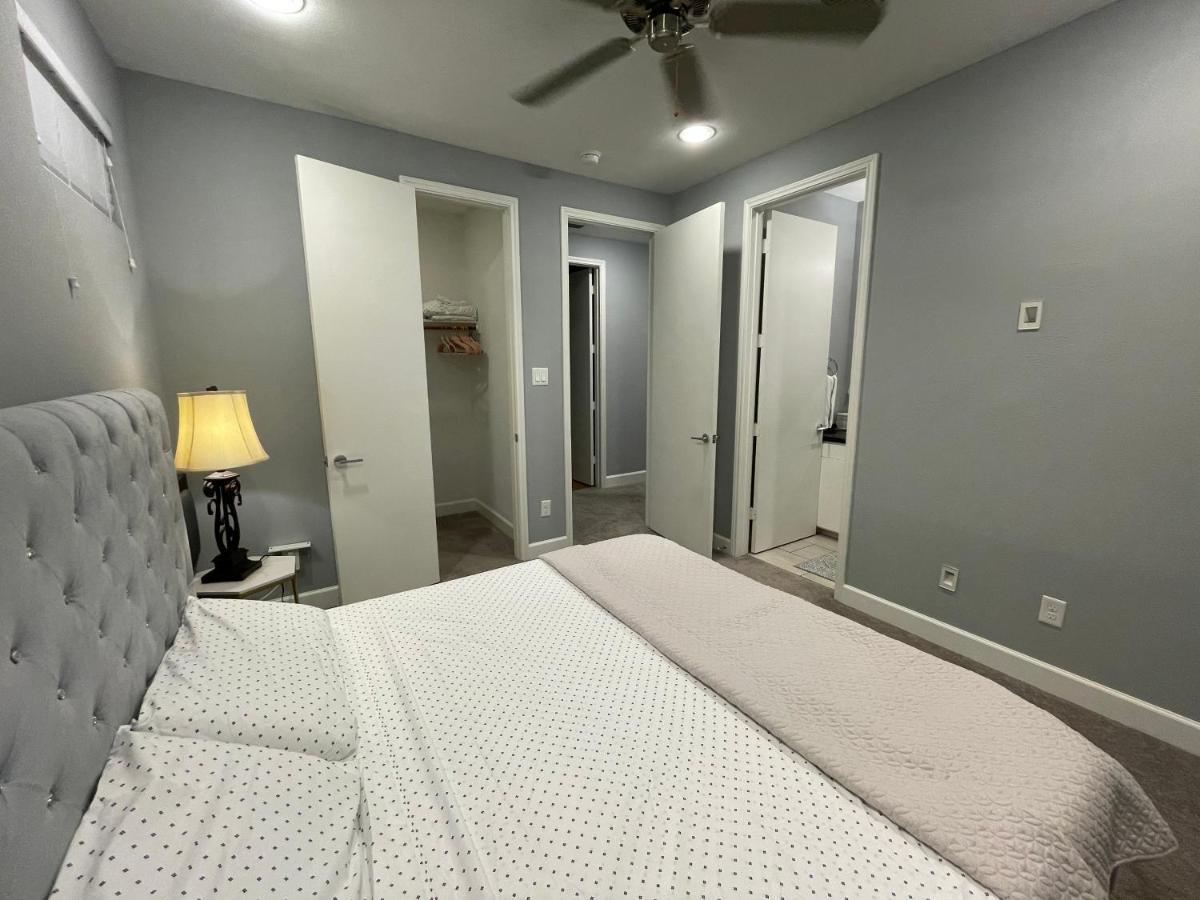 N-E-G Skai Midtown Of Houston Villa Buitenkant foto